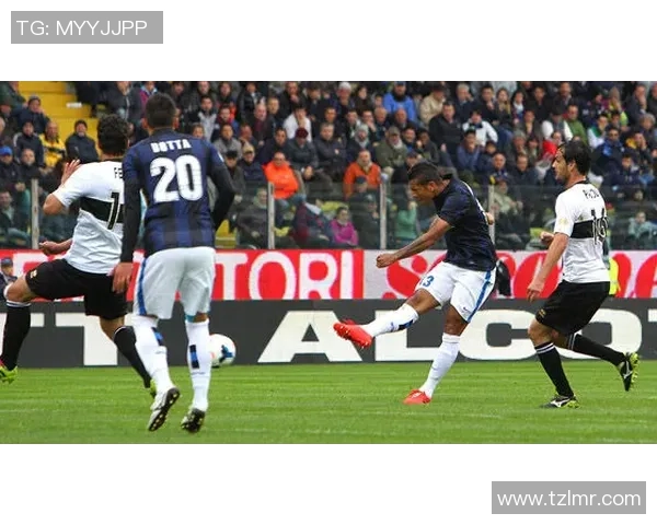 那不勒斯狂胜国米4-0帽子戏法引爆全场战术解析与精彩瞬间回顾 那不勒斯狂胜国米4-0帽子戏法引爆全场战术解析与精彩瞬间回顾